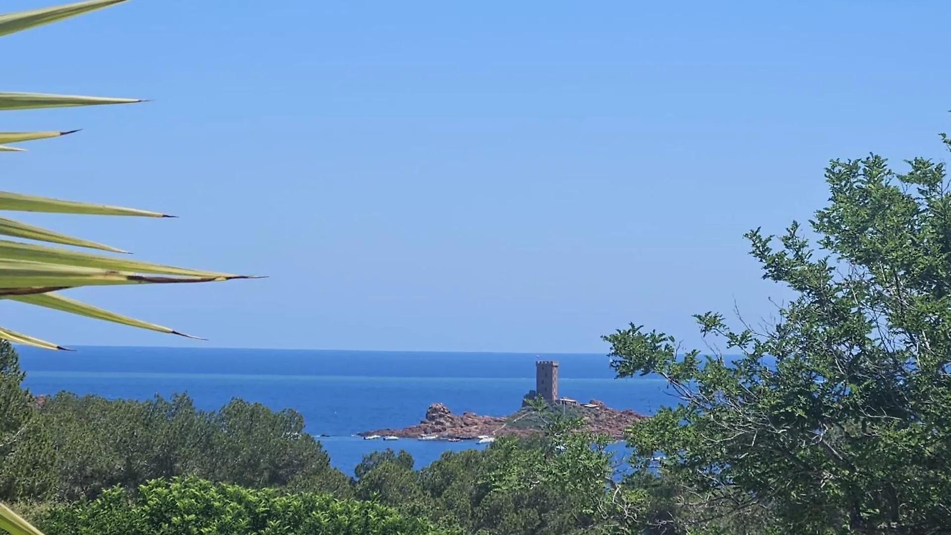 فندق Voltaire Saint-Raphaël 0*,