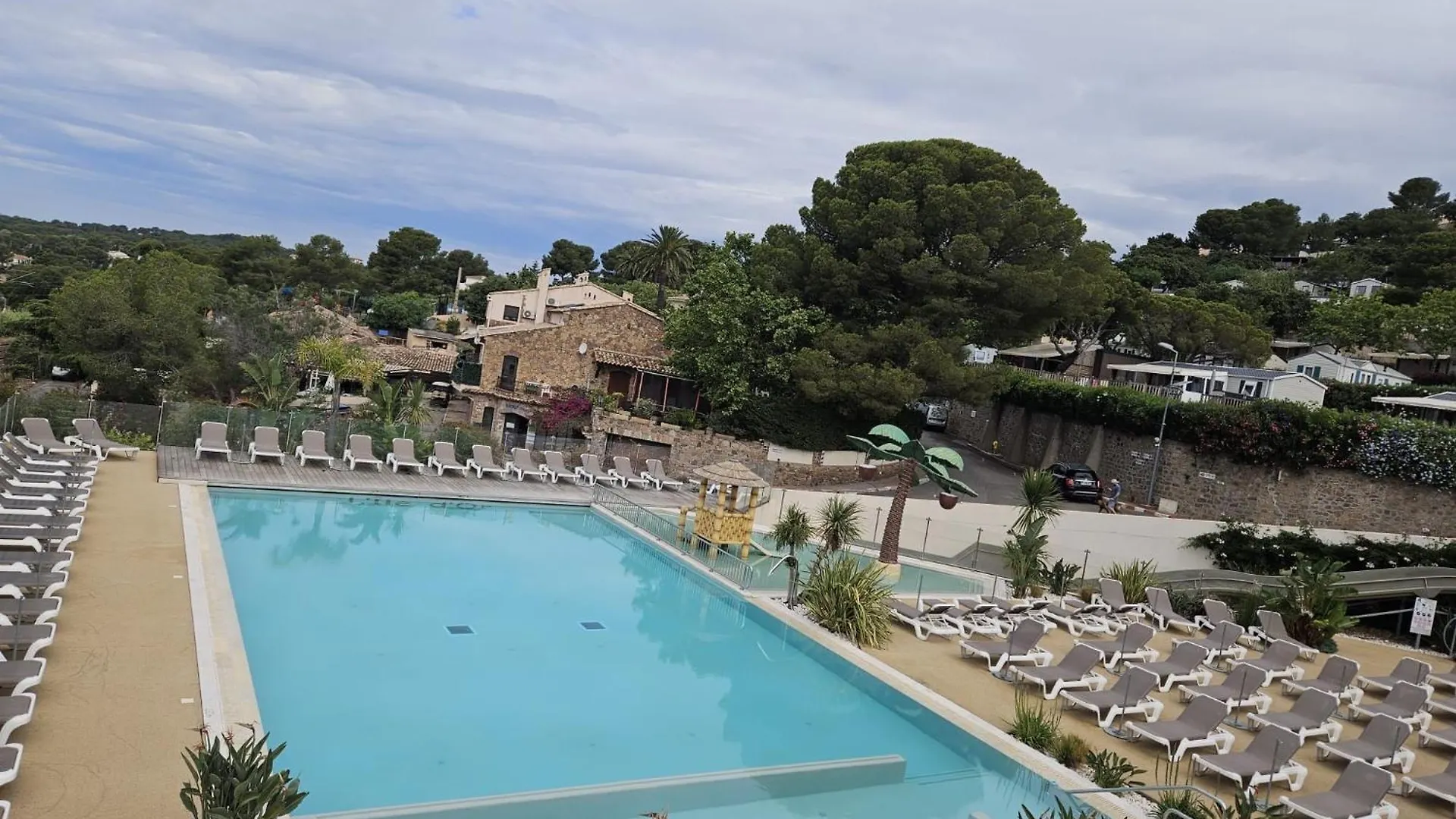 فندق Voltaire Saint-Raphaël فرنسا